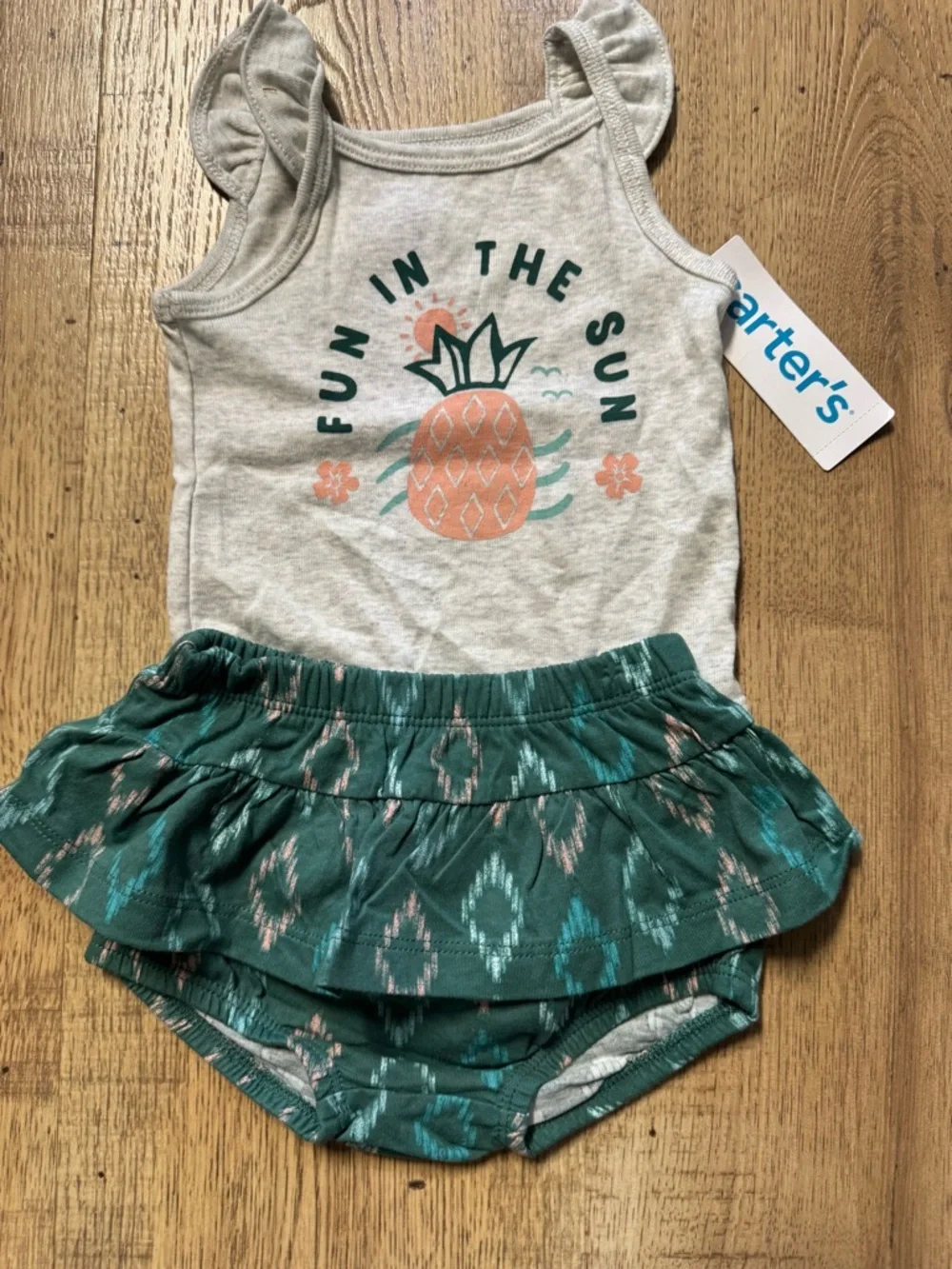 Carter’s Baby Girl Pineapple Bodysuit & Bloomer Skirt Set NWT 3M